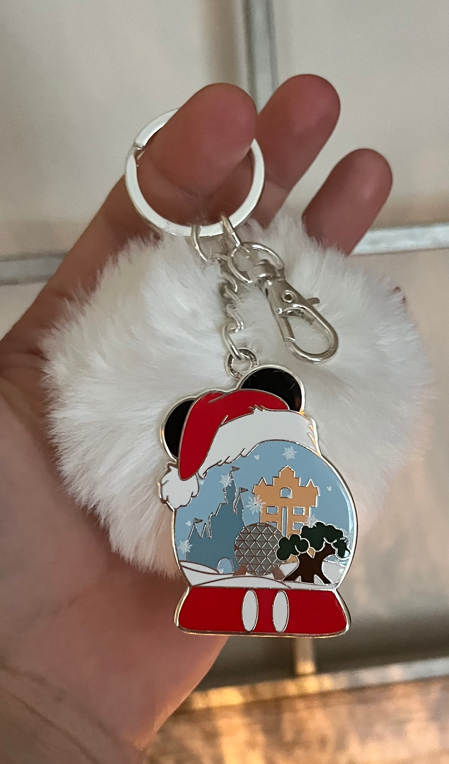 Park Snowglobe with PomPom Keychain